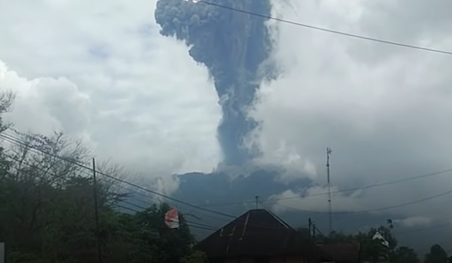 Para Pendaki Segera Dievakusi Akibat Gunung Marapi Erupsi