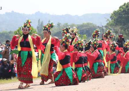 Sejarah lahirnya tari Umbul Sumedang