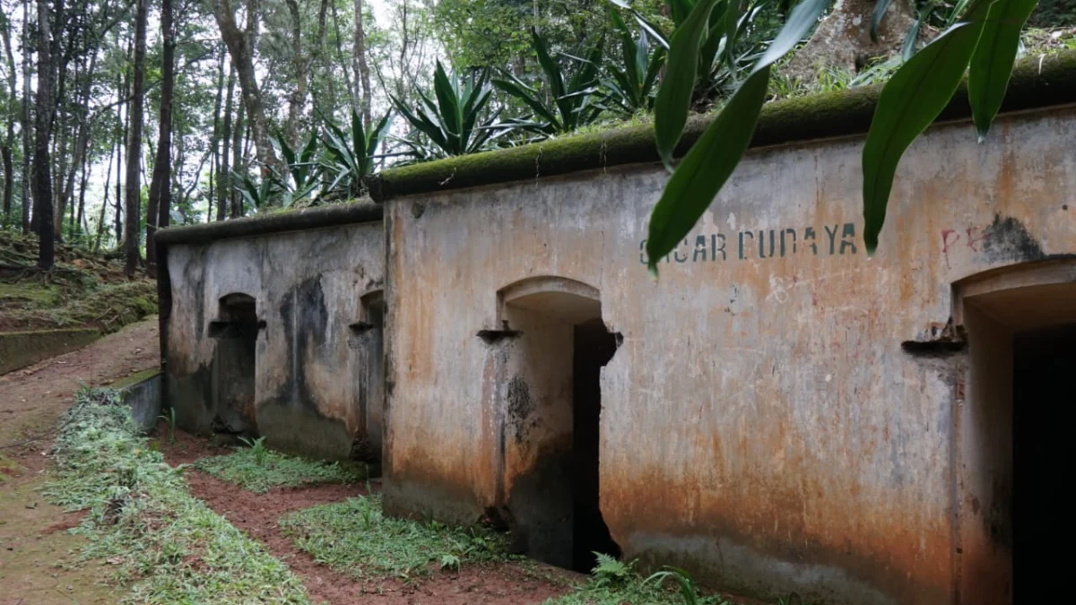 Benteng Gunung Palasari, Destinasi Wisata Sumedang yang Angker?