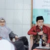 SYIARKAN: Pimpinan Pondok Pesantren Al-Hikamussalafiyyah, KH Sa’dulloh dalam kegiatan halaqoh ulama Al-Qur’an di Pesantren Al-Hikamussalafiyah Sukamantri Tanjungkerta, baru-baru ini.