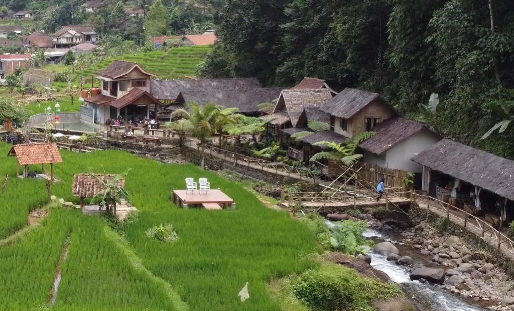 Explore Keindahan Alam Sumedang di Putri River Inn: Tempat Wisata dan Penginapan yang Menggoda