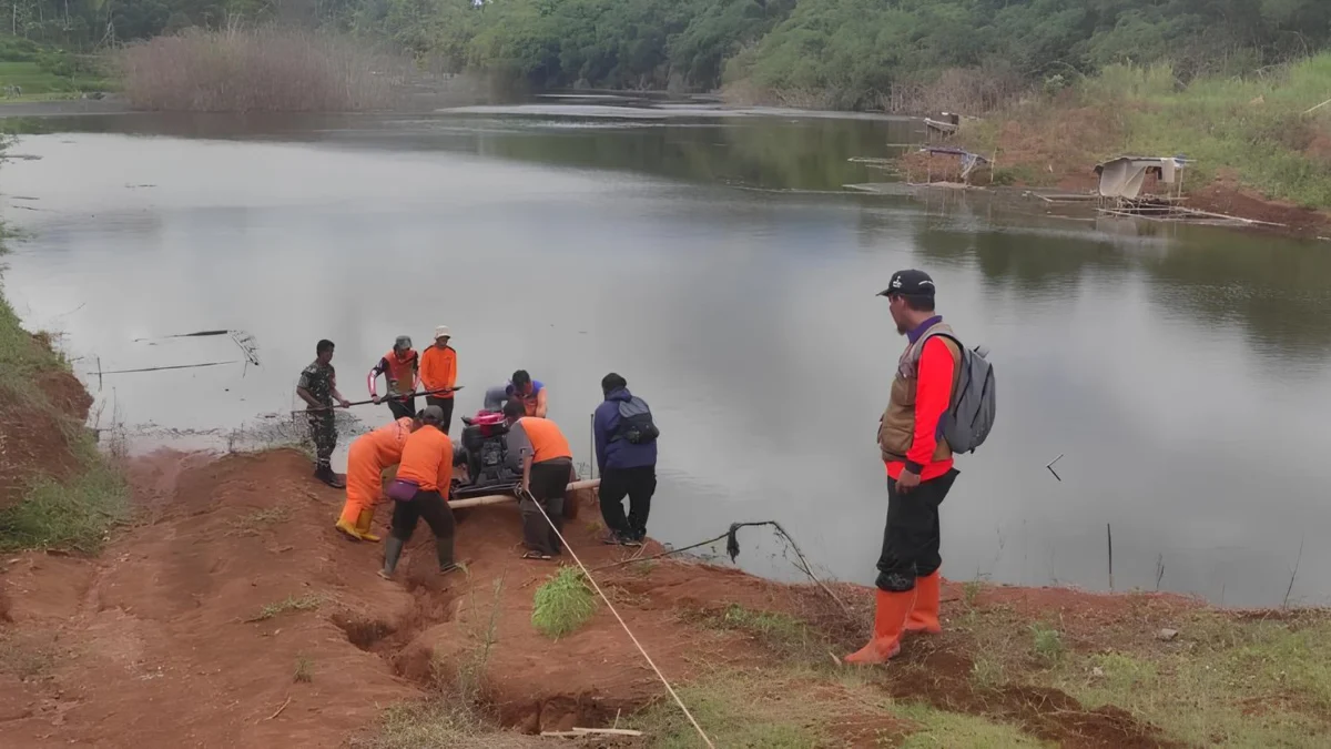 Pembangunan Drainase Tol Cisumdawu Sumedang Menangani Genangan Air