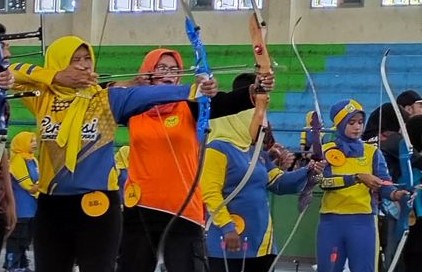 Perwosi Kabupaten Sumedang Gelar Lomba Panahan di Gor Tadjimalela