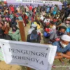 Terlihat Begitu Miskin, Ternyata Pengungsi Rohingya Bayar Jutaan Rupiah untuk Masuk Aceh! Cek Faktanya Disini