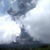 Waspada! Hujan Abu dan Kerikil Melanda Warga Agam Gara-gara Letusan Gunung Marapi