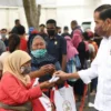 Warga Banyuwangi Bahagia Dikasih Uang Jokowi, Segini Besarannya