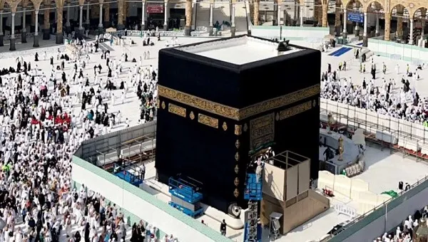 Ka'bah Ditutup Sejak Sabtu Lalu, Jemaah Tak Bisa Menyentuhnya. Ada Apa?