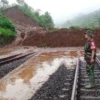 Longsor di Purwokerto, Penumpang Kereta Dialihkan ke Bus dari Stasiun Kejaksan Cirebon