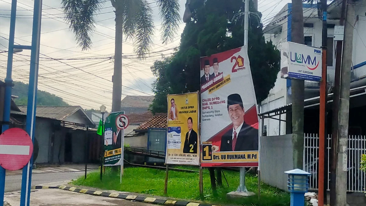 Satpol PP Sumedang Menertibkan Alat Peraga Kampanye: Memastikan Kepatuhan terhadap Aturan