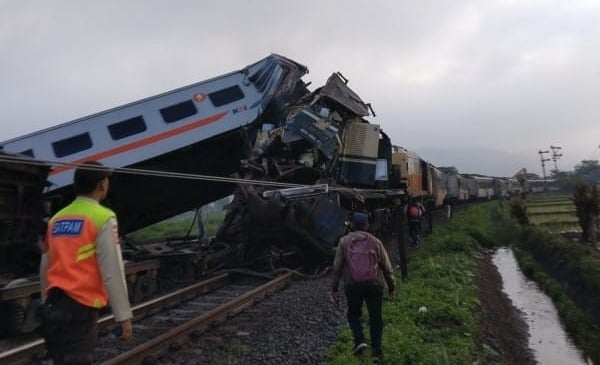 Ini Kronologi Kecelakaan Kereta KA Turangga dan KA Bandung Raya yang Menewaskan 3 Pegawai