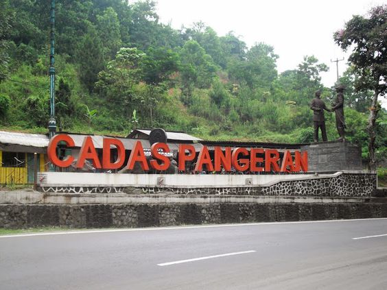 Kapolres Sumedang Ingatkan Bahaya Parkir di Kawasan Cadas Pangeran