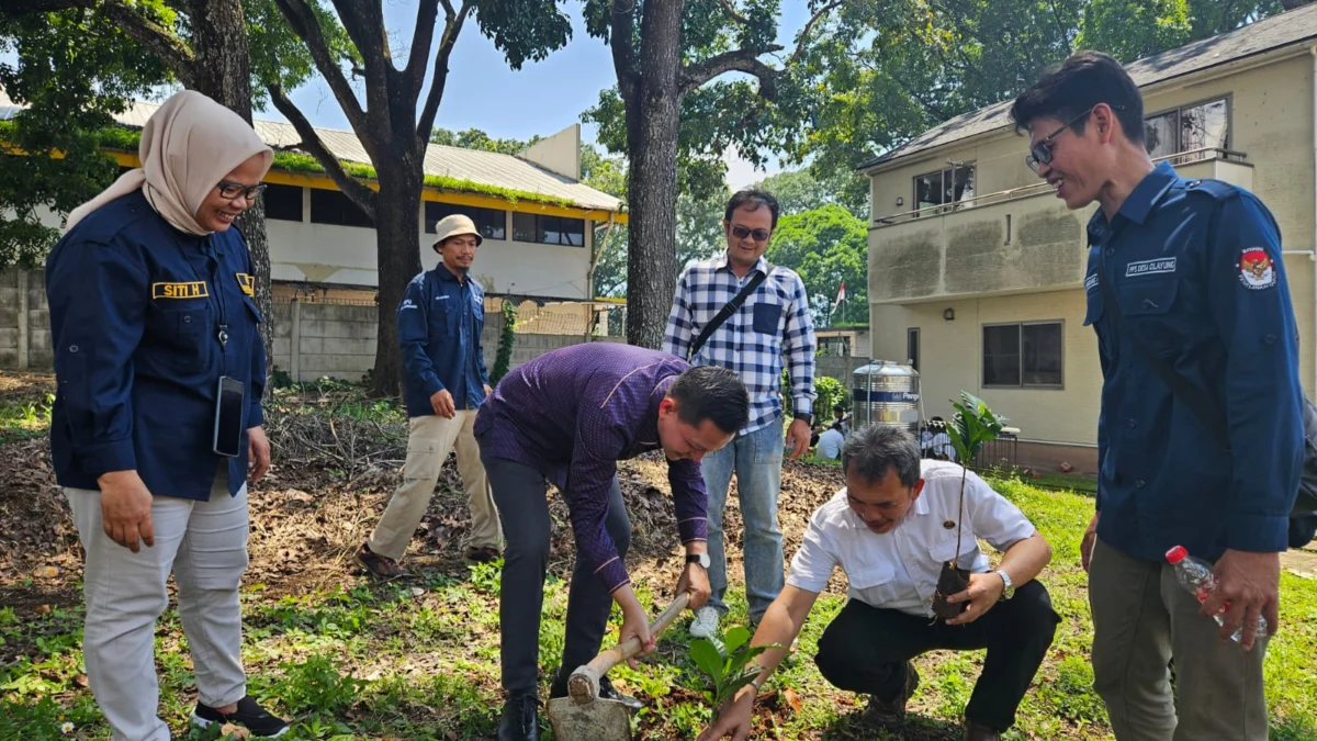 Tepat 19 Hari Menuju Pemungutan Suara, KPU Tanam Jutaan Bibit Pohon Kayu