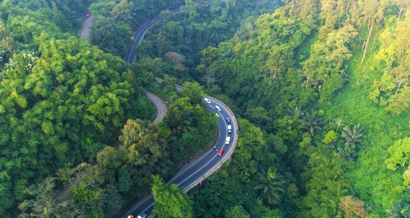 Kapolres Sumedang Himbau Warga Jangan Parkir dan Selfie di Bawah Tebing Cadas Pangeran