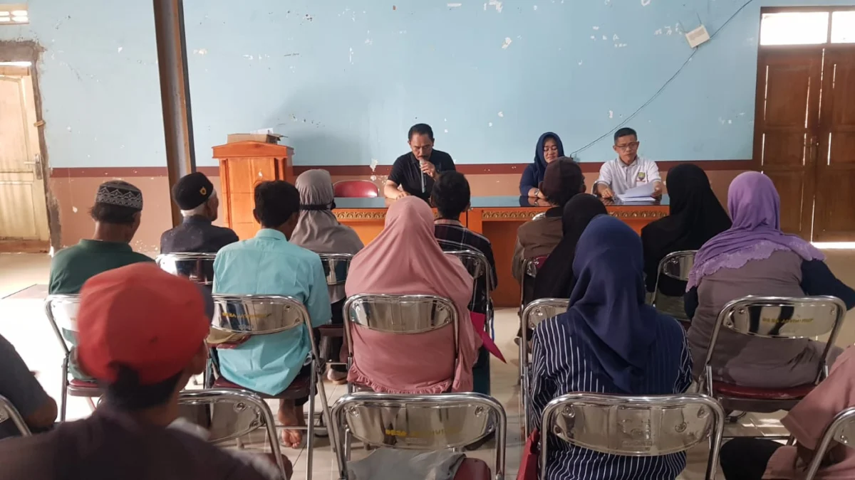 Jatihurip Salurkan BLT DD