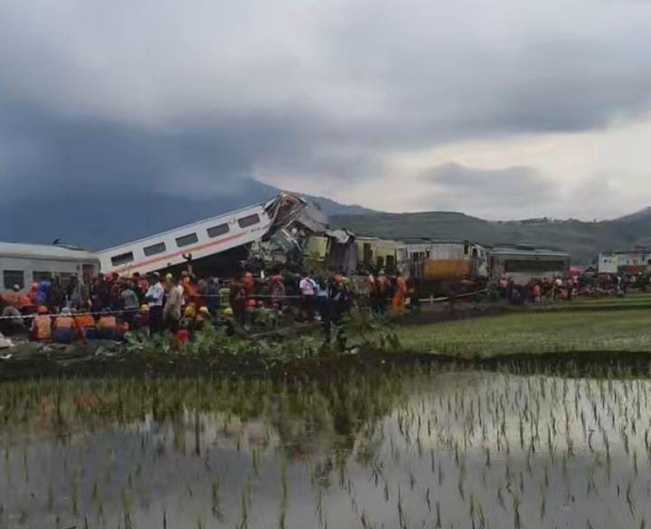 Tragedi Kecelakaan Kereta Api di Cicalengka Mengakibatkan 4 Orang Meninggal Dunia