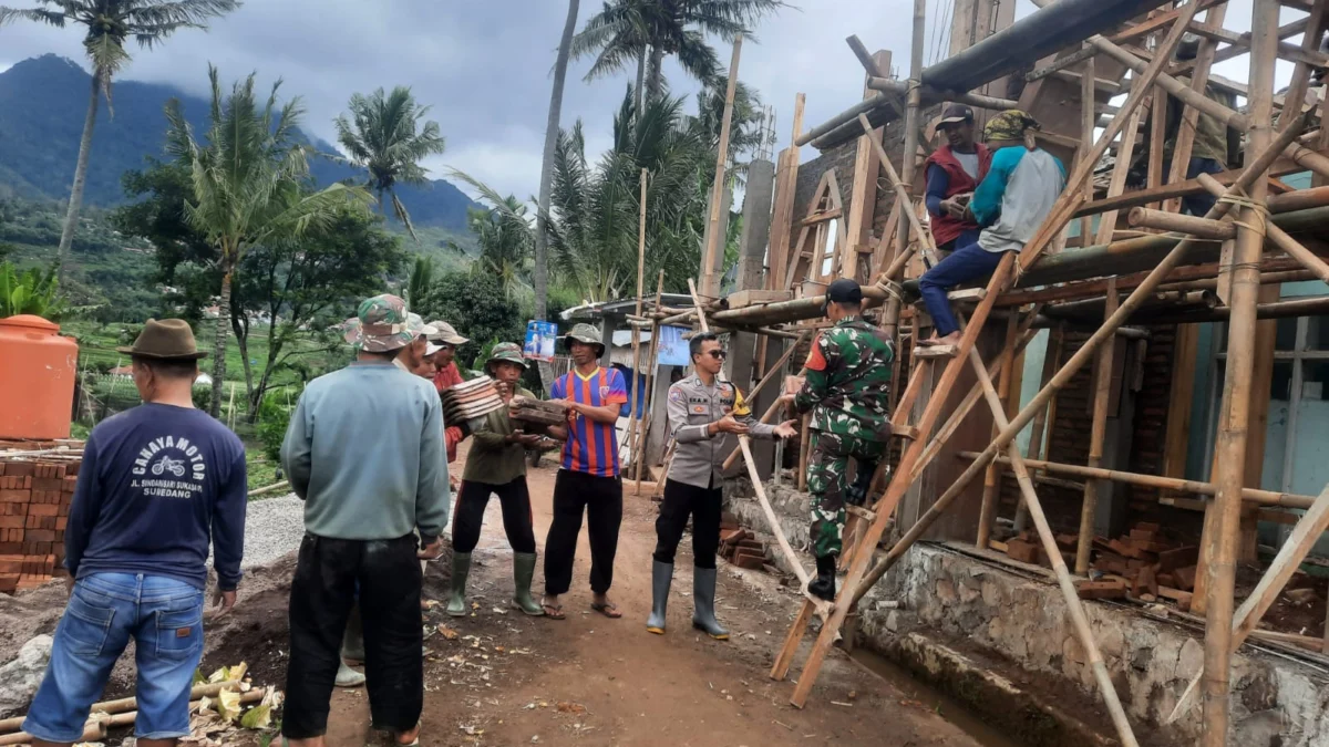 Kiprah Tentara Merenovasi Masjid