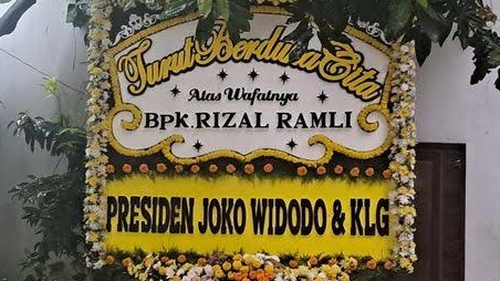 Presiden Jokowi Kirim Karangan Bunga ke Rumah Duka Rizal Ramli