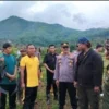 Hijaukan Sumedang, Polres Sumedang Bersama GNN Melakukan Penanaman Pohon di Desa Cikondang