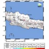 Berdasarkan info Twitter BMKG menginformasikan, gempa yang dirasakan warga, berpusat di darat 8 km Tenggara Kabupaten Sumedang.