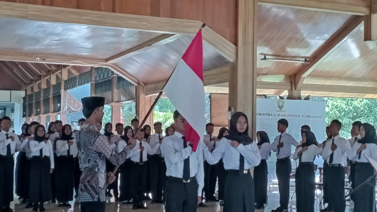 REVOLUSI MENTAL: Puluhan anggota Paskibraka Kabupaten Sumedang didaulat menjadi duta Pancasila, di Pendopo kantor Pusat Pemerintahan Sumedang (PPS), baru-baru ini.