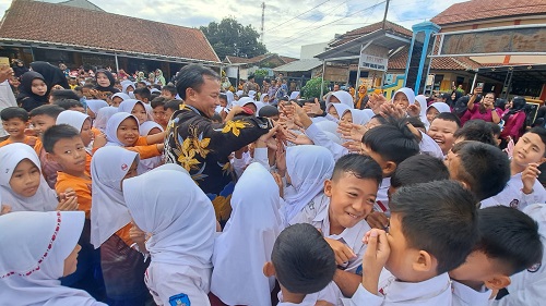 Pj Bupati Sumedang Herman Suryatman Bernostalgia Ke SMPN 1 Situraja