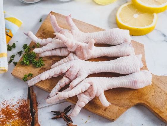 Memiliki Kandungan Kolagen yang Tinggi, 5 Manfaat Ceker Ayam Bagi Kesehatan