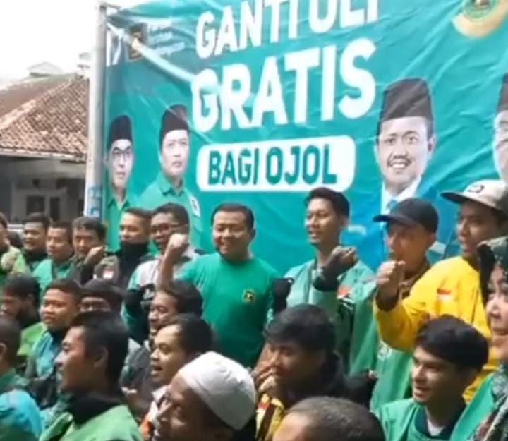 DPC PPP Sumedang Berikan Layanan Ganti Oli Gratis untuk Pengemudi Ojek Online dalam Rangka HUT ke-51