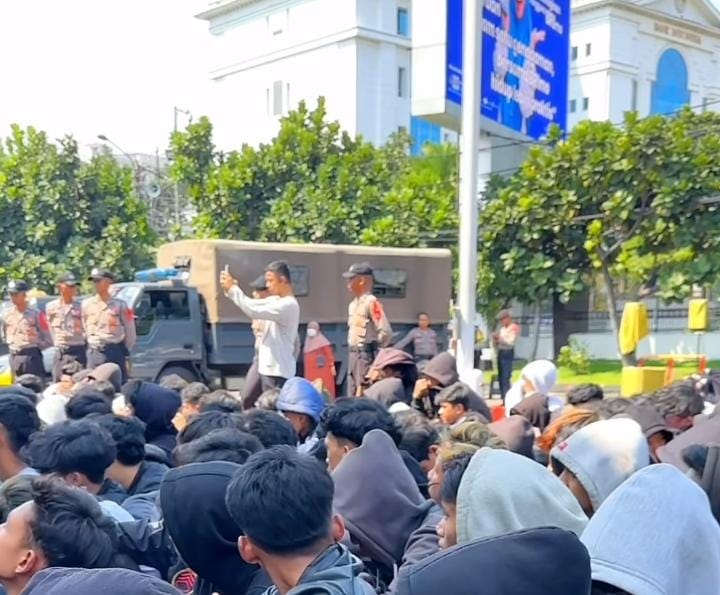 Penangkapan Seratus Anggota Geng Motor Saat Rayakan Tahun Baru 2024 di Bandung