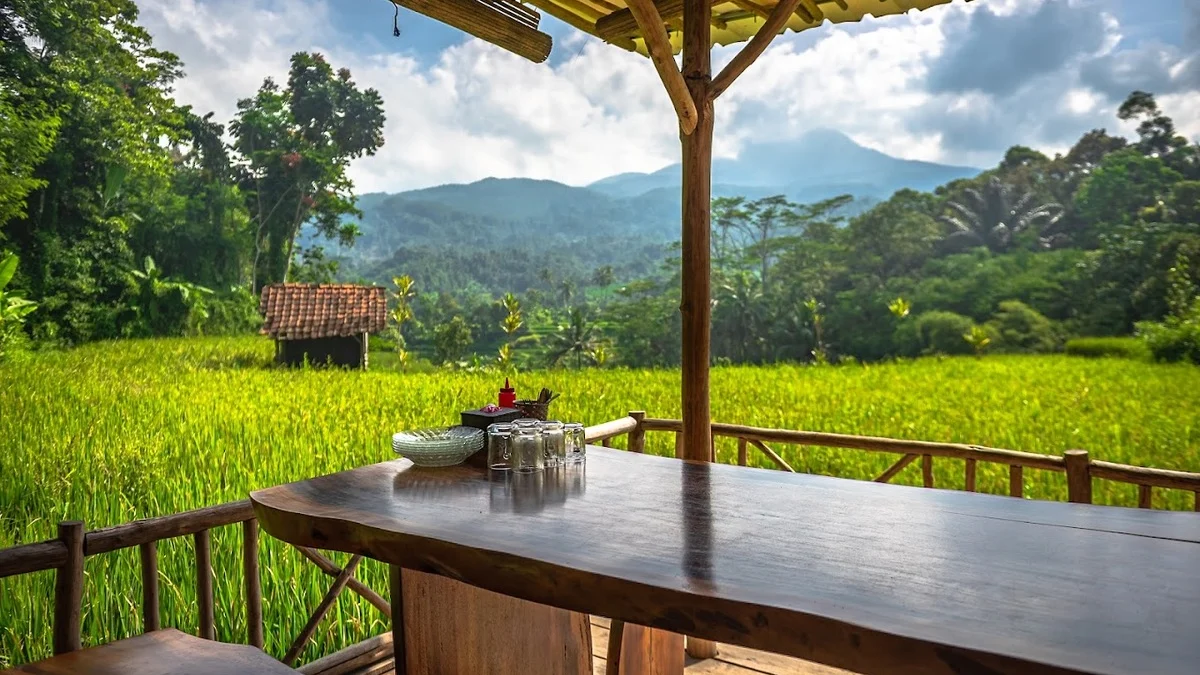 Rekomended Banget Rumah Makan Pengkolan Jati Dekat Dengan Tol Cisumdawu, Hanya 5 Menit Langsung Cus Nyampai