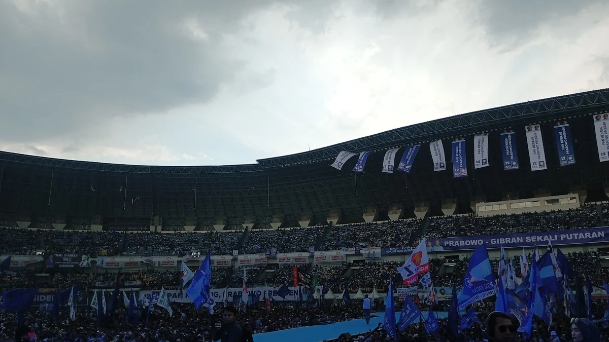 Kader Prabowo-Gibran di Stadion GBLA