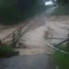 Babakanasem Dikepung Banjir, Satu Jembatan Hanyut