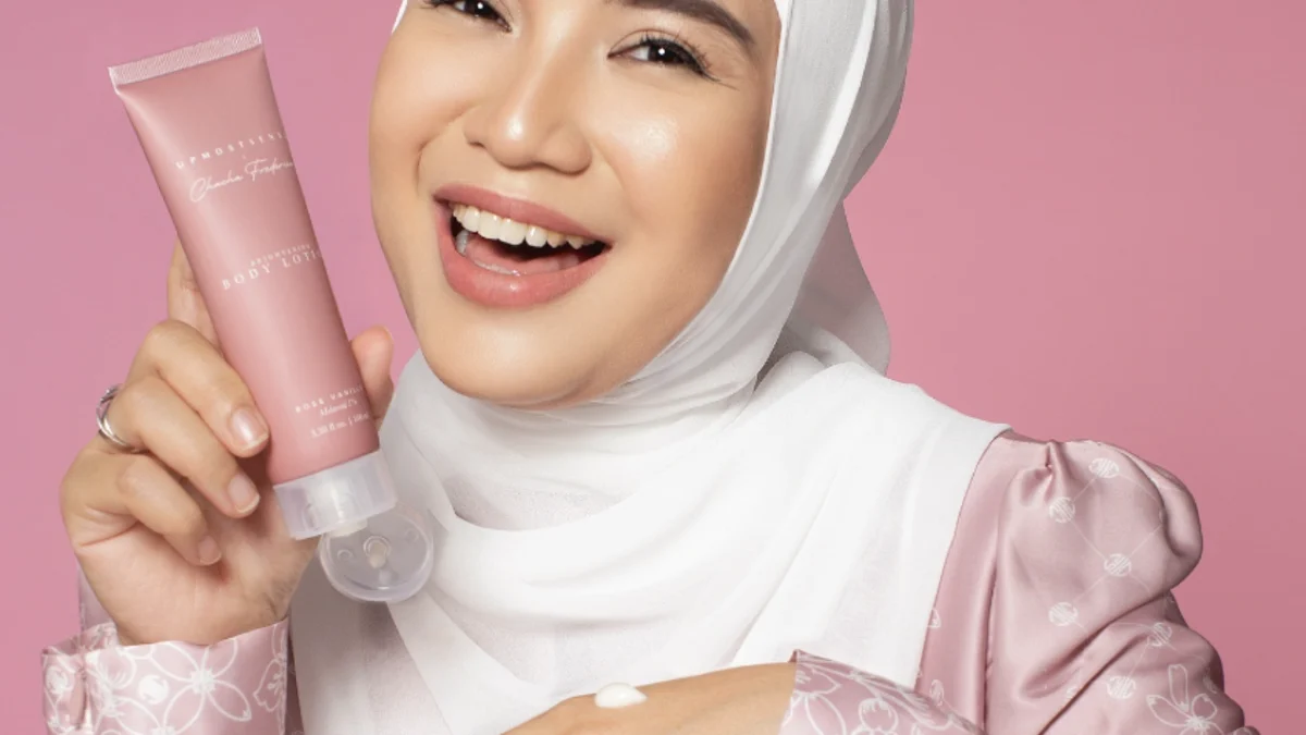 7 Cara Unik Memakai Upmost Beaute Clean Make Up Buat Pemula, Bikin Bibir Glowing