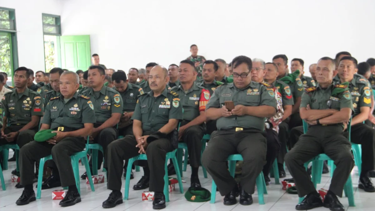 SIAP: Kodim 0610 Sumedang 2024 melaksanakan pembinaan netralitas TNI dalam pemilu dan pilkada di Aula Juang Apet Makodim 0610 Sumedang, Jalan Pangeran Kornel, Kelurahan Pasangrahan Baru Kecamatan Sumedang Selatan, kemarin.