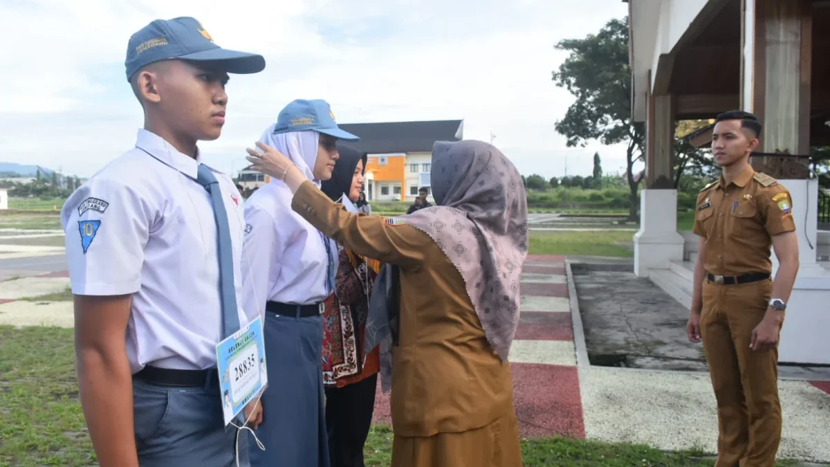 KHIDMAT: Pj. Sekda Tuti Ruswati saat membuka acara seleksi Calon Pasukan Pengibar Bendera Pusaka (Paskibraka)