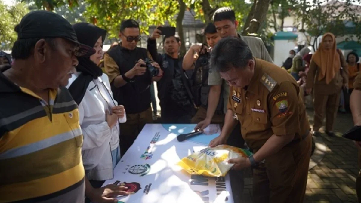 Badan Pangan Nasional dan Pemda Sumedang Gelar Operasi Pasar Beras Murah di Alun-alun Tegalkalong