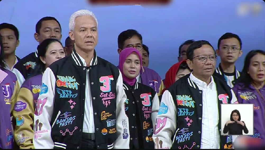 Gaya Modern Ganjar Pranowo dan Mahfud Md dalam Debat Terakhir Pilpres 2024