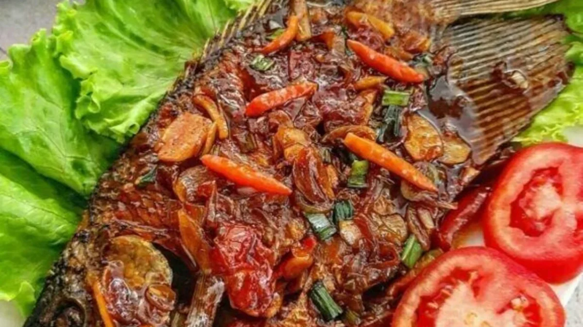 Resep Gurame Siram Bumbu Tiram Praktis untuk Hidangan Buka Puasa