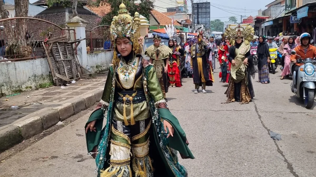 Festival Sarung Majalaya 3rd Sukses Hadirkan Perancang Busana Internasional ke Majalaya