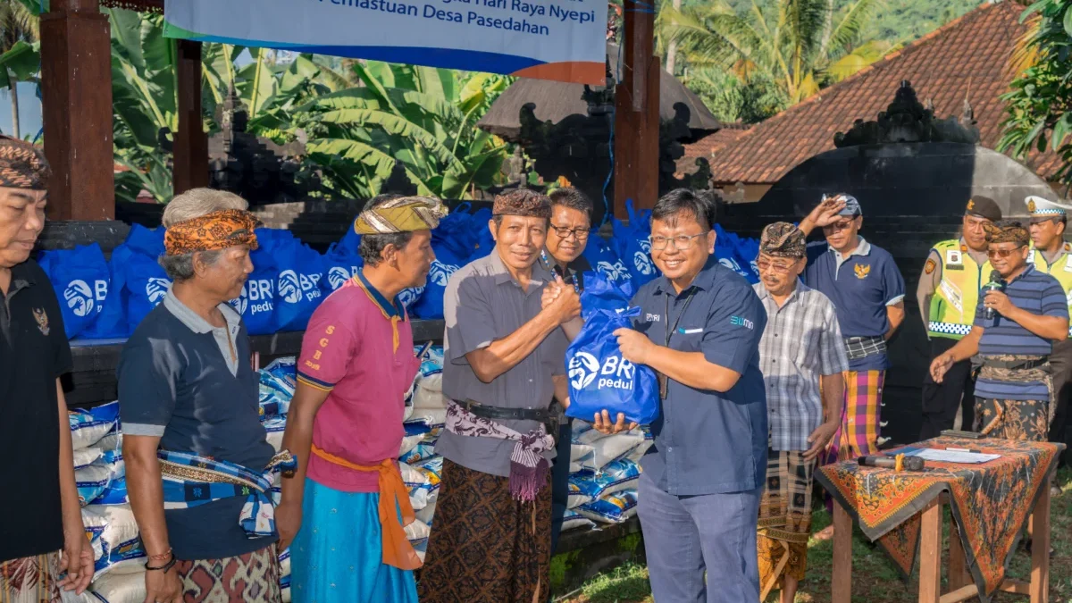 Peringati Hari Raya Nyepi, BRI Peduli Bagikan Bantuan Sembako di Bali