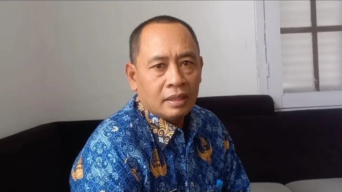 H Ayuh Hidayat, Camat Cimalaka