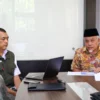 TINJAU: Ketua Komisi IV DPRD Provinsi Jawa Barat, Tetep Abdulatip dalam rangka peninjauan program kegiatan di