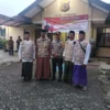 FOTO BERSAMA: Kapolres Sumedang AKBP Joko Dwi Harsono beserta jajarannya berkunjung ke Polsek Conggeang, baru-