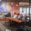 ANTUSIAS: Relawan Baraya Elah Karmilah (Barela) saat dalam kegiatan buka bersama.