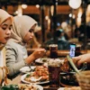 Buka Puasa Bersama Bikin Bokek? Intip Tips Ini Supaya Dompetmu Tetap Tebel!