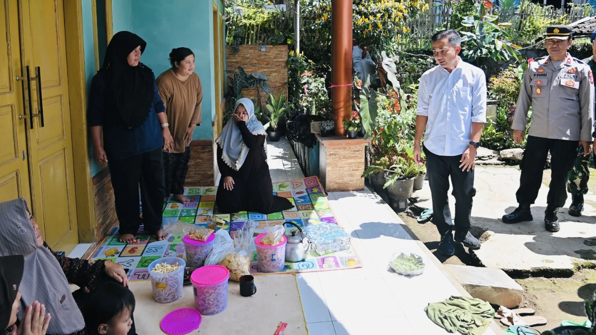 Penjabat Gubernur Bey Machmudin Cek Lokasi Terdampak Gempa di Garut