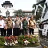 Bey Machmudin Lepas 20 Bus Peserta Program Mudik Asyik Bersama BUMN