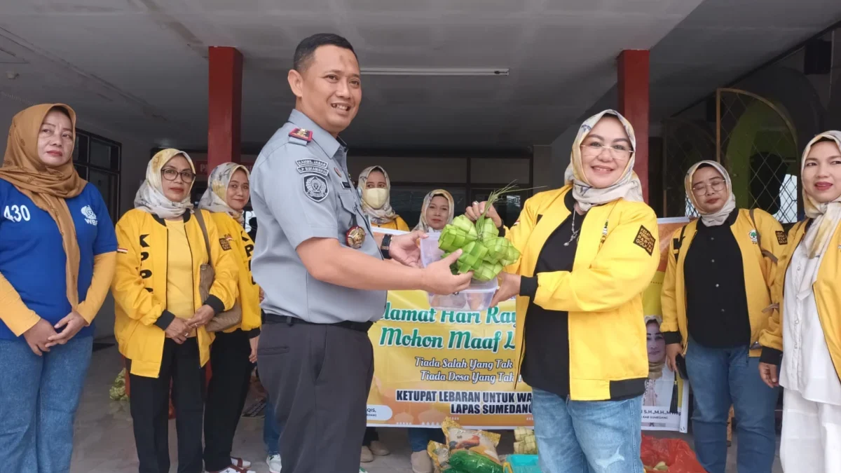 Ajak Warga Binaan Merasakan Lebaran, KPPG Sumedang Beri Bantuan Ketupat Lebaran