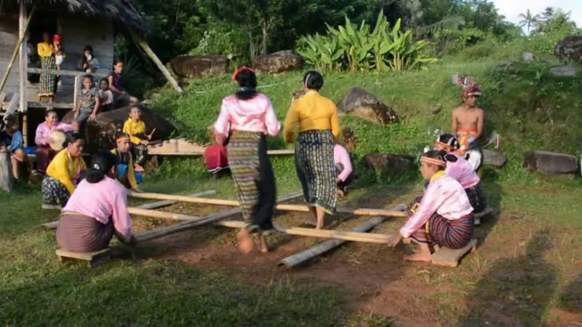 Eksplorasi Kaya Budaya dan Manfaat Mendalam dari Tari Rangkuk Alu Manggarai, NTT