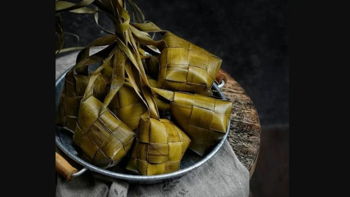 Tips Memasak Ketupat Padat dan Tidak Cepat Basi