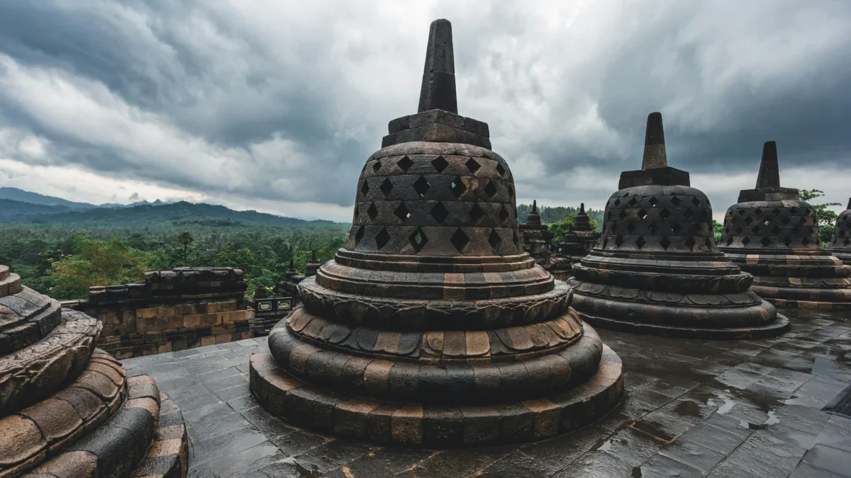 Wih! Candi Borobudur Buka Akses Naik ke Puncak, Berikut Rinciannya